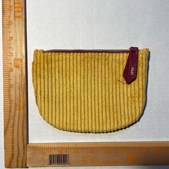 ipsy Handbags - Ipsy makeup bag